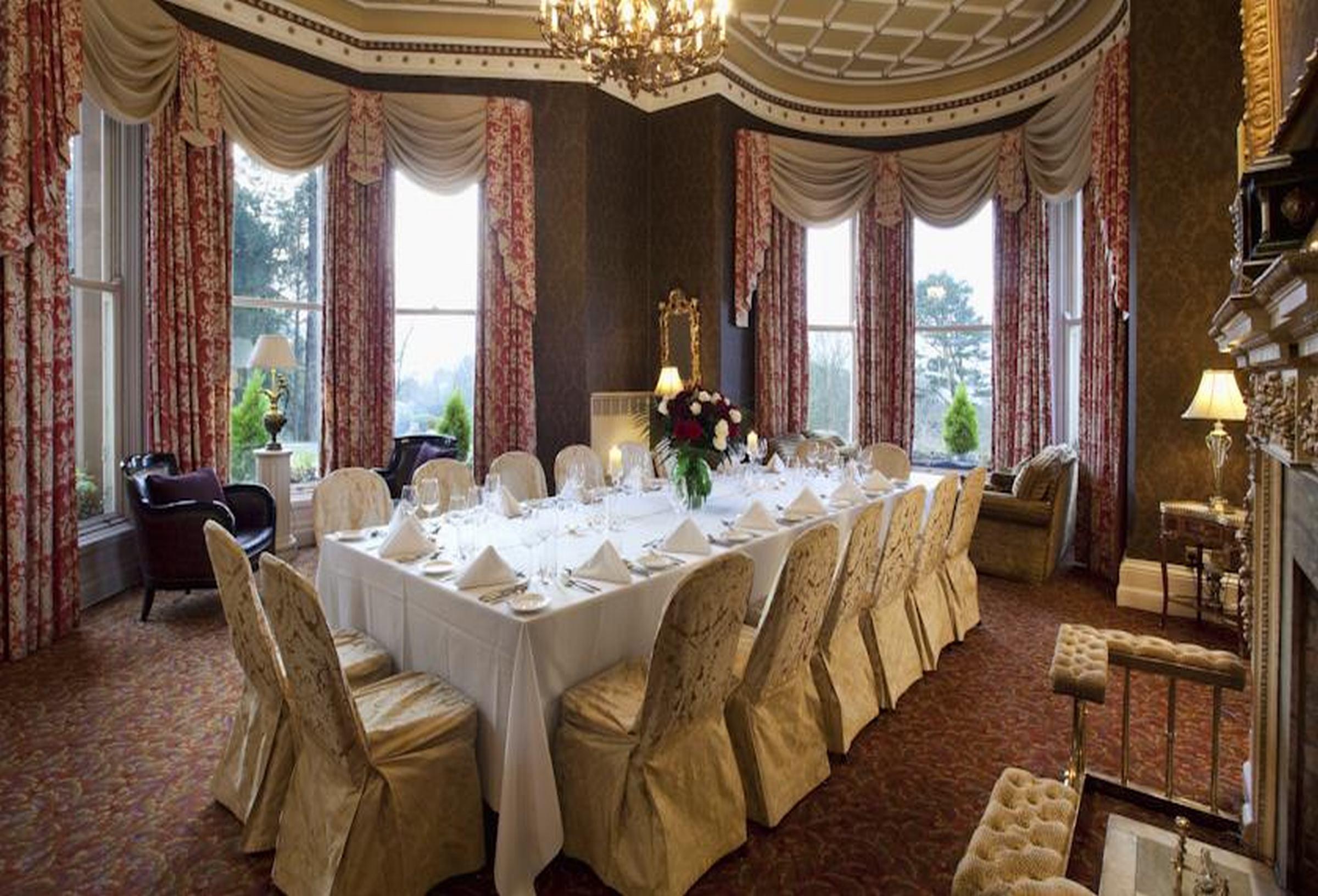 The Culloden Estate And Spa Холивуд Экстерьер фото The dining room