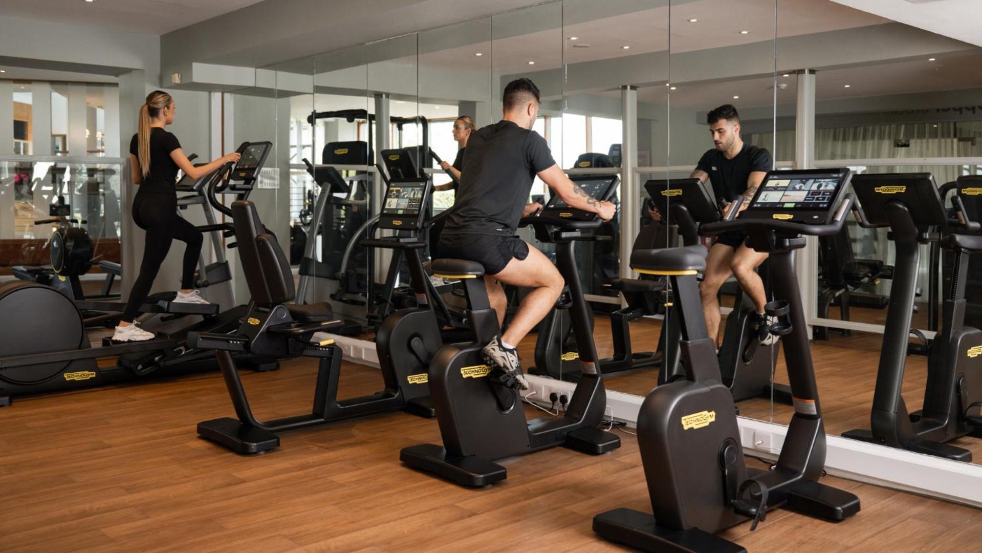 The Culloden Estate And Spa Холивуд Экстерьер фото Technogym Excite